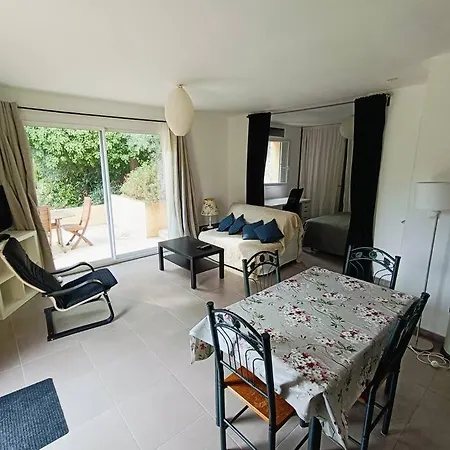 Maison En Résidence Hébergement de vacances *